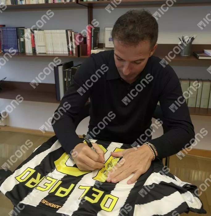 Alessandro Del Piero Back Signed Juventus 2010-11 Home Shirt In Classic Frame