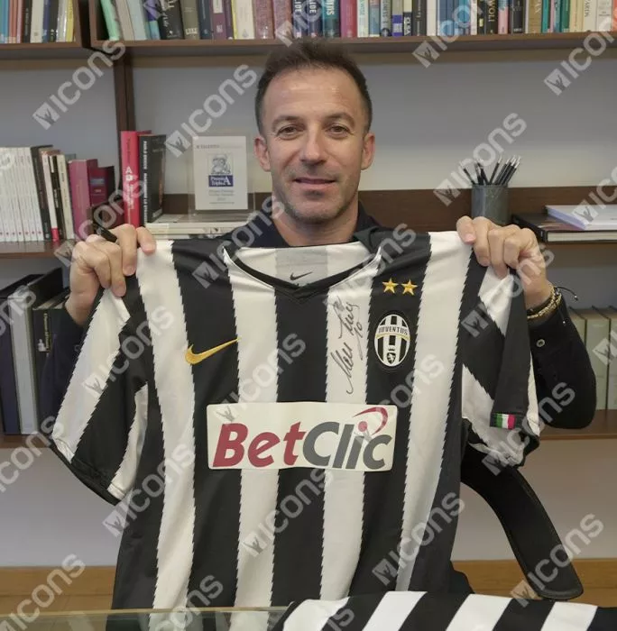 Alessandro Del Piero Front Signed Juventus 2010-11 Home Shirt In Classic Frame