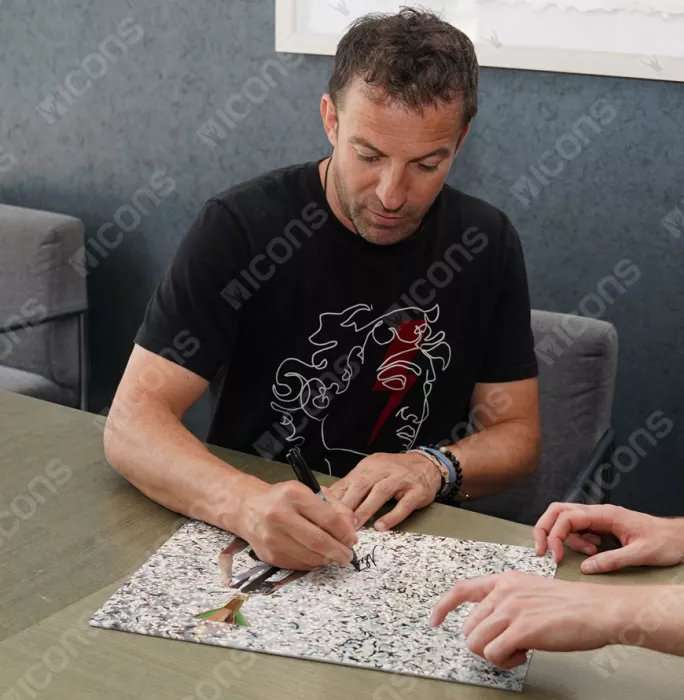 Alessandro Del Piero Signed Juventus Photo In Black Wooden Frame: Scudetto Winner