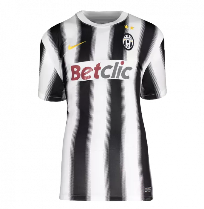 Andrea Pirlo Back Signed Juventus 2011-12 Home Shirt In Classic Frame