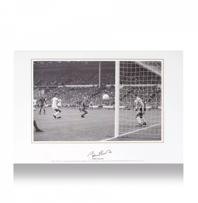 Bobby Charlton Signed Manchester United 1968 European Cup Final Photo