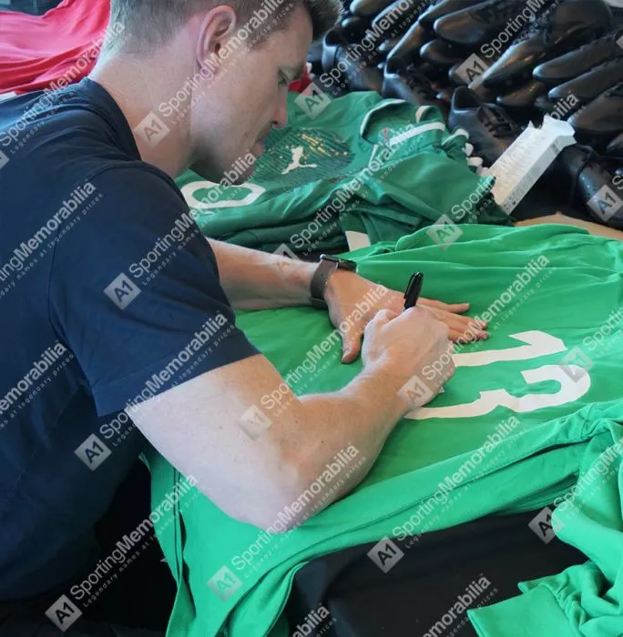 Brian O'Driscoll Back Signed Ireland Rugby Shirt In Hero Frame: Option 1