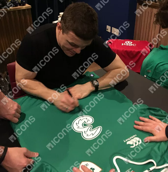 Brian O'Driscoll Front Signed Ireland Rugby Shirt In Hero Frame: Option 1