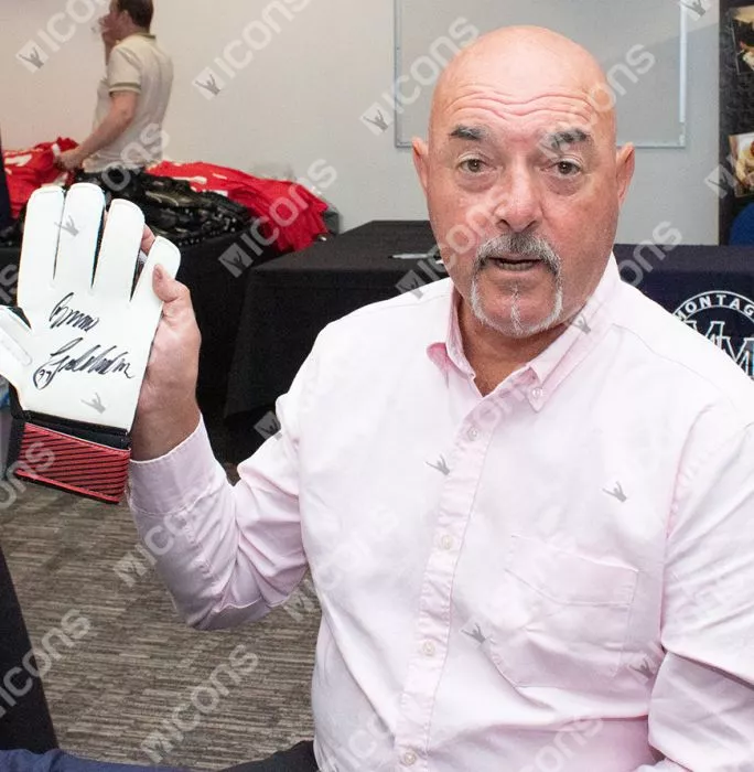 Bruce Grobbelaar Signed Goalkeeper Glove: Umbro