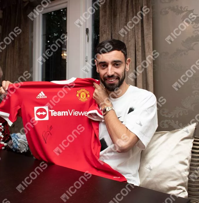 Bruno Fernandes Front Signed Manchester United 2021-22 Home Shirt In Hero Frame: Option 1