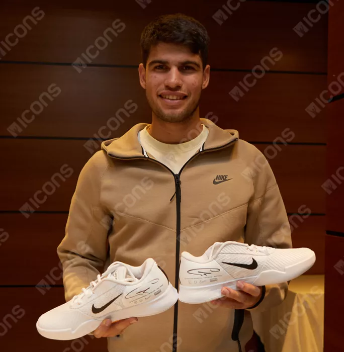 Carlos Alcaraz Signed White Nike Zoom Vapor Tennis Shoe In Acrylic Case