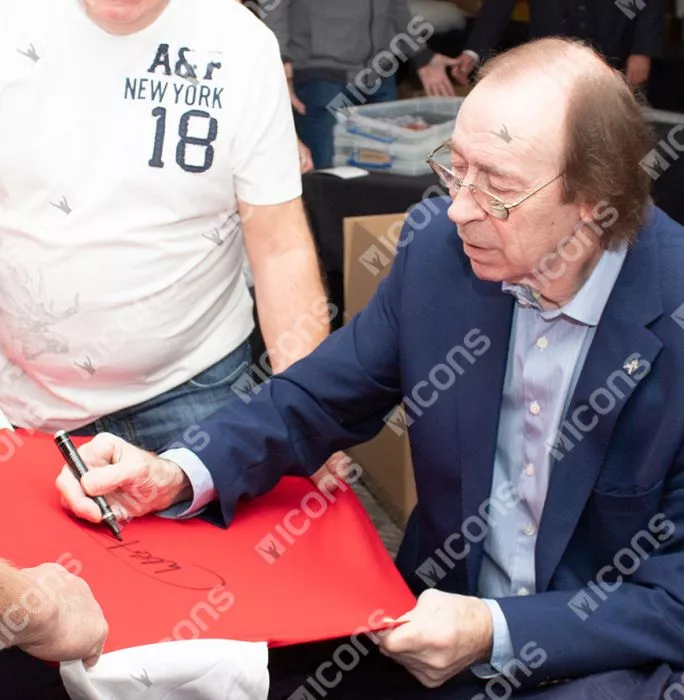 Charlie George Front Signed Arsenal 1970-71 Home Shirt In Hero Frame: Option 1