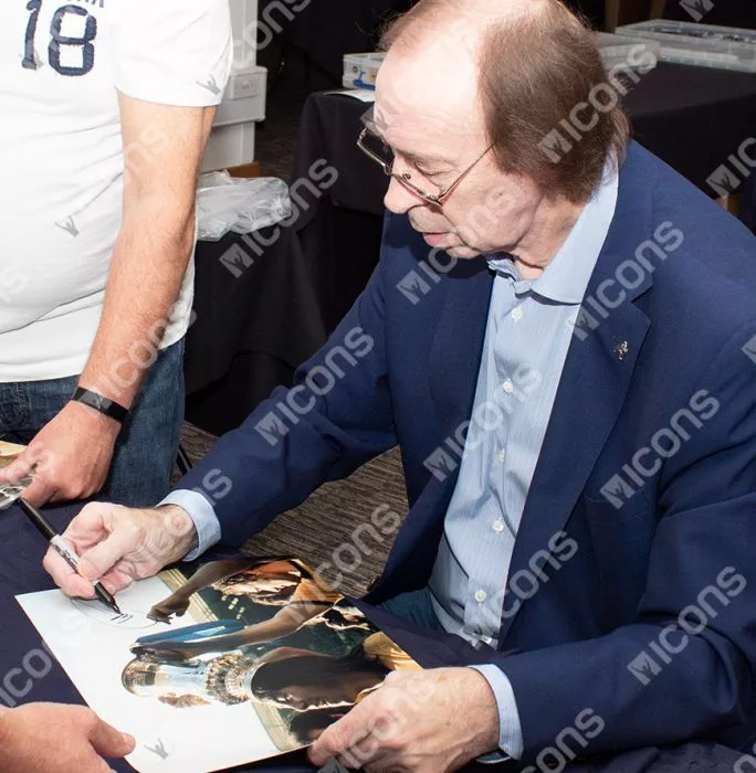 Charlie George Signed Arsenal Photo In Premium Photo Frame: 1971 FA Cup Trophy