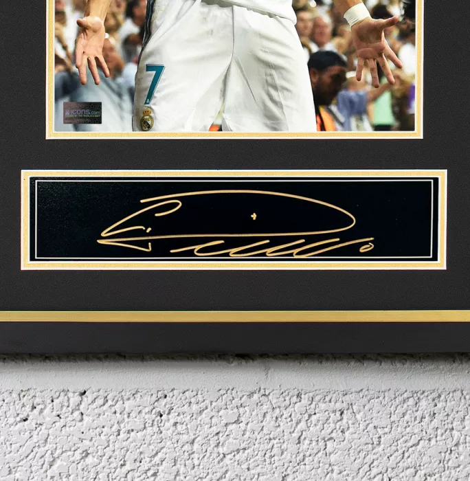 Cristiano Ronaldo Signed Plaque And Photo Frame: Real Madrid CF Legend