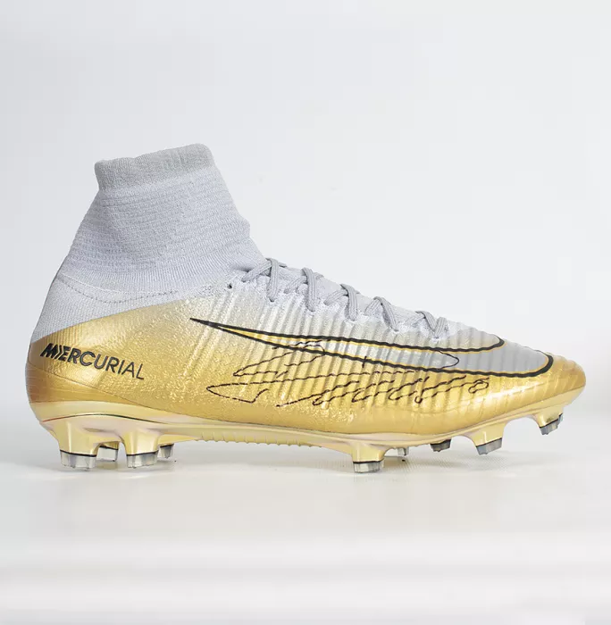 Cristiano Ronaldo Signed Silver And Gold Nike Mercurial Vapor Boot In Acrylic Case