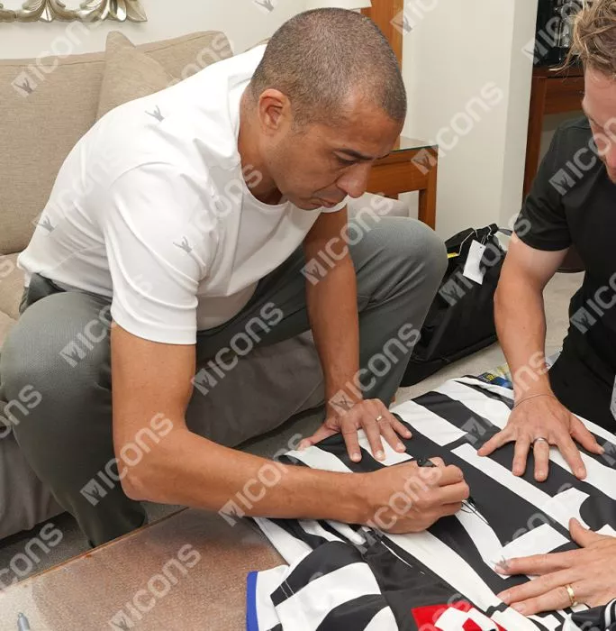 David Trezeguet Back Signed Juventus 2001-02 Home Shirt In Classic Frame
