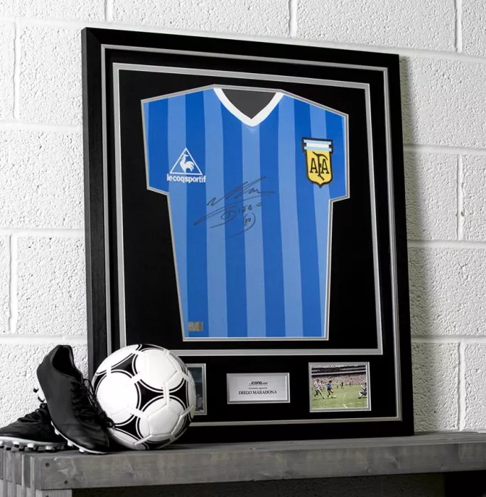 Diego Maradona Front Signed Argentina 1986 Away Shirt In Classic Frame