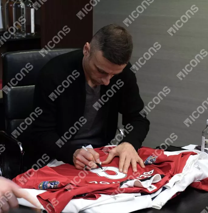Dimitar Berbatov Back Signed Manchester United 2009-10 Home Shirt In Classic Frame