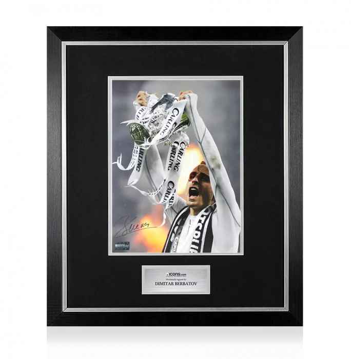 Dimitar Berbatov Signed Tottenham Hotspur Photo In Premium Photo Frame: Carling Cup Winner