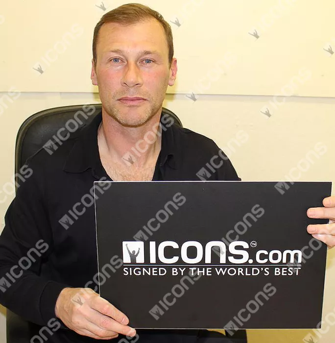 Duncan Ferguson Back Signed Everton Home Shirt In Hero Frame: Option 2