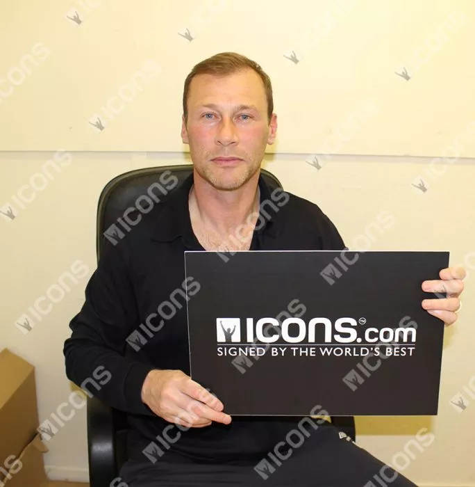 Duncan Ferguson Front Signed Everton 1995-96 Home Shirt In Hero Frame: Option 1