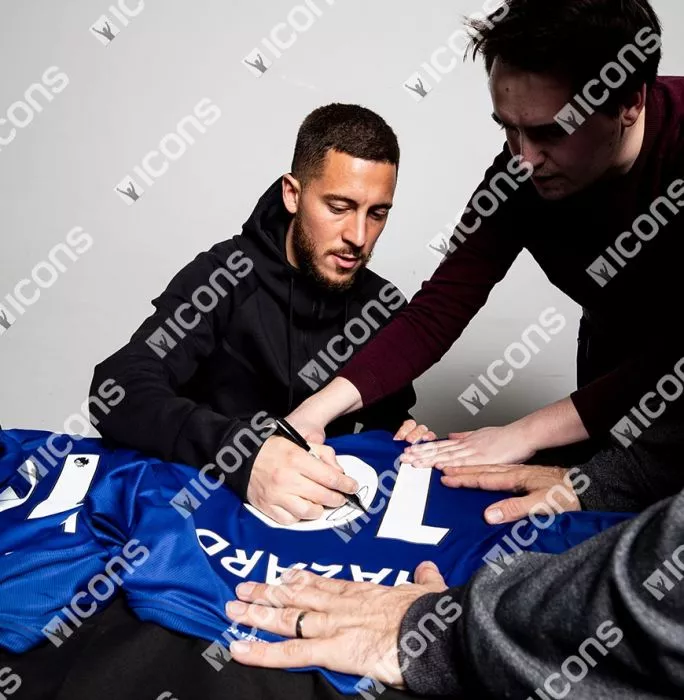 Eden Hazard Back Signed Chelsea 2017-18 Home Shirt In Classic Frame