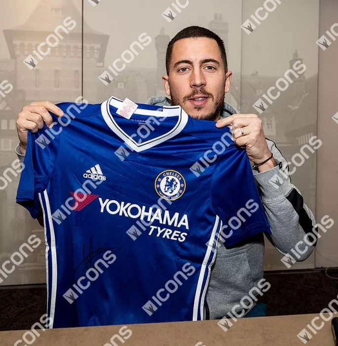Eden Hazard Front Signed Chelsea 2016-17 Home Shirt In Classic Frame