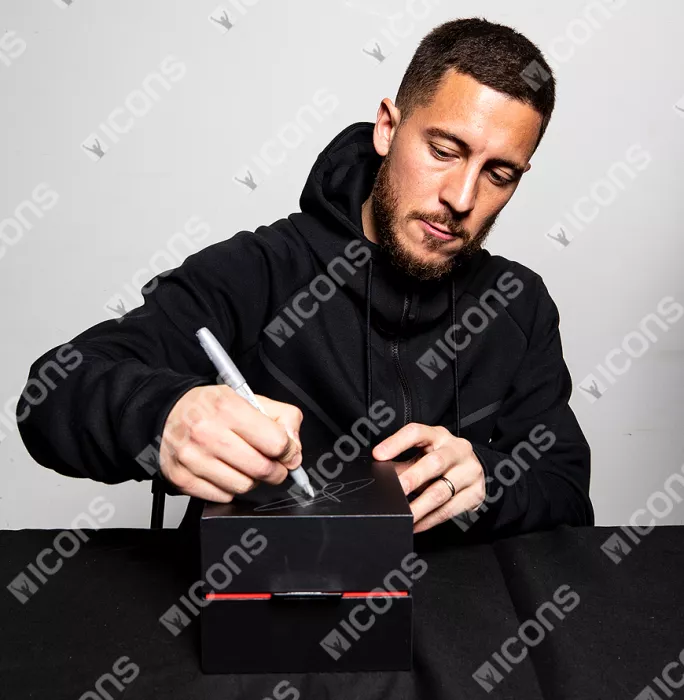 Eden Hazard Signed Beats Solo3 Wireless Headphones: Signed Box And Headphones Set