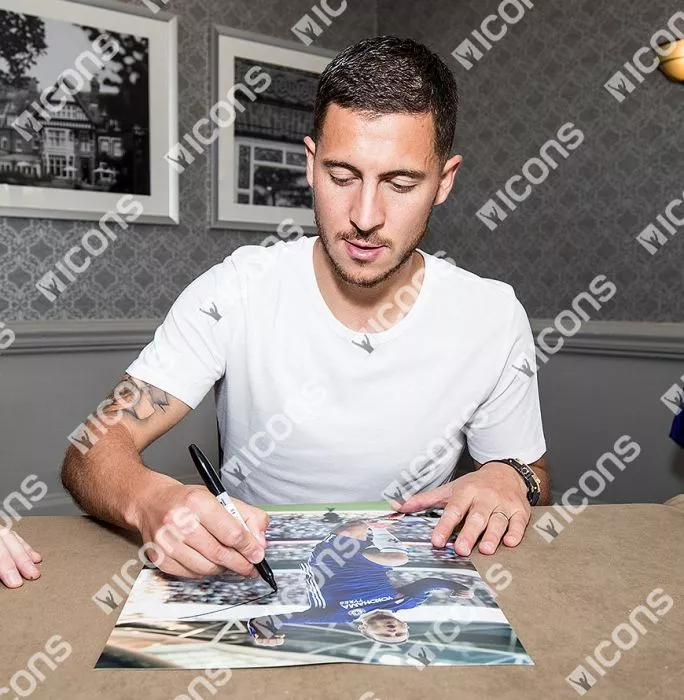 Eden Hazard Signed Chelsea Photo In Black Wooden Frame: Goal Vs Tottenham Hotspur