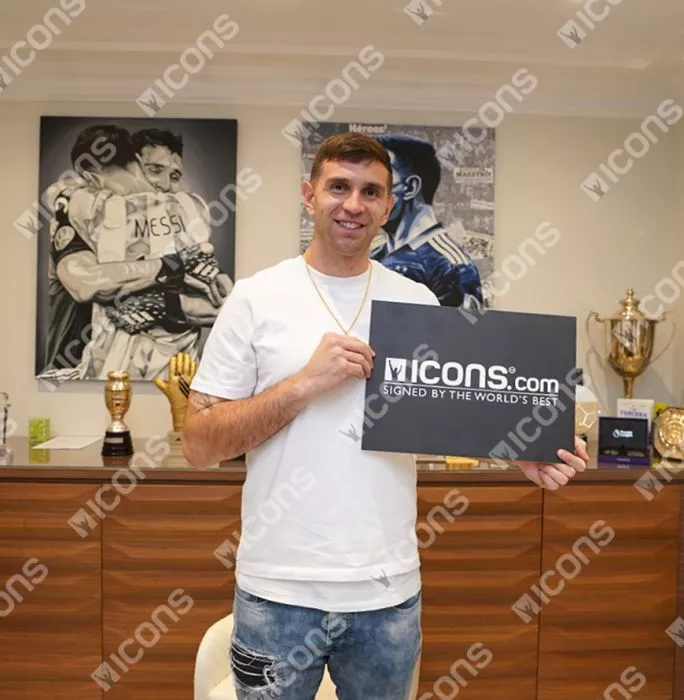 Emiliano Martinez Official 2022 FIFA World Cup™ Signed And Framed Argentina Photo: 2022 Winner