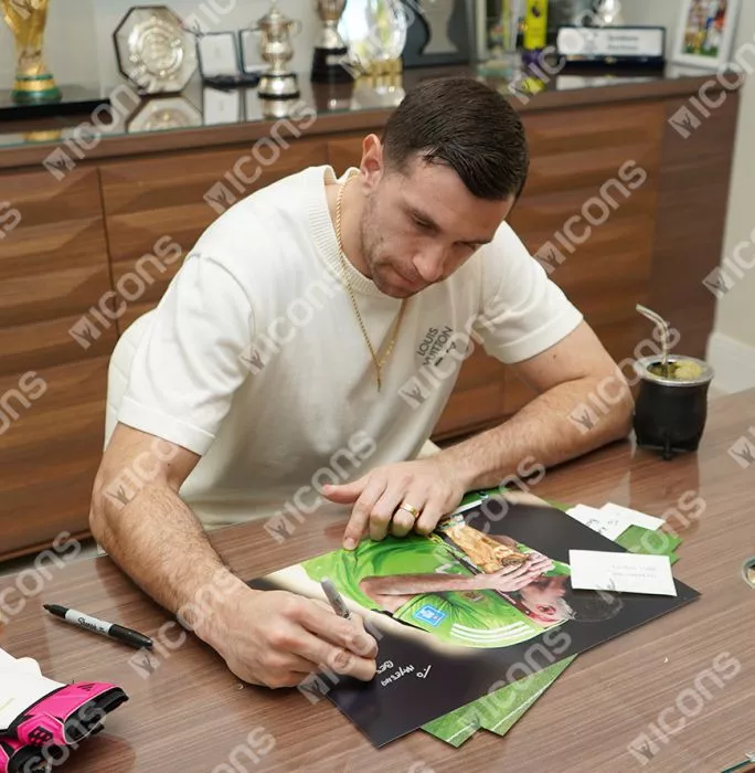 Emiliano Martinez Signed Argentina Photo: 2022 FIFA World Cup Winner