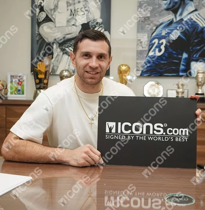 Emiliano Martinez Signed Argentina Photo: 2022 FIFA World Cup Winner