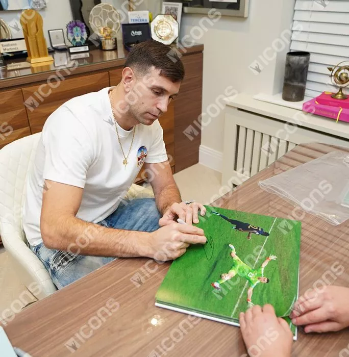 Emiliano Martinez Signed Argentina Photo: Iconic 2022 FIFA World Cup Final Save