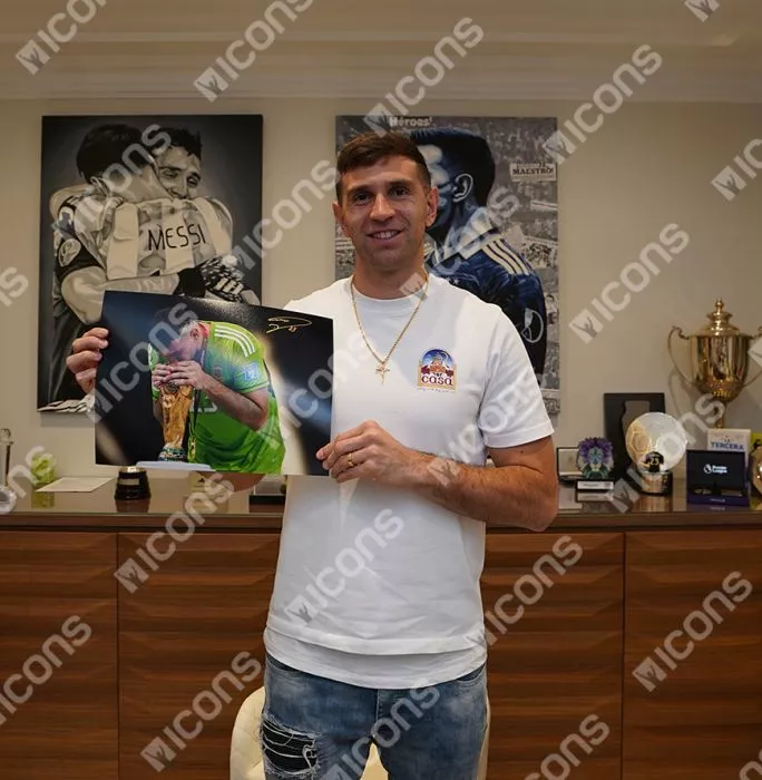 Emiliano Martinez Signed Argentina Photo In Black Wooden Frame: 2022 FIFA World Cup Winner