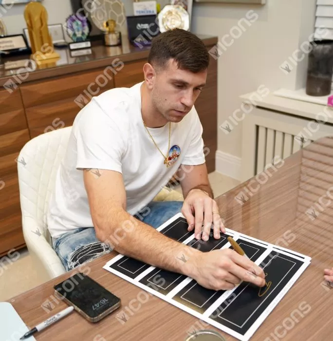 Emiliano Martinez Signed Plaque And Photo Frame: 2021 Copa América Winner