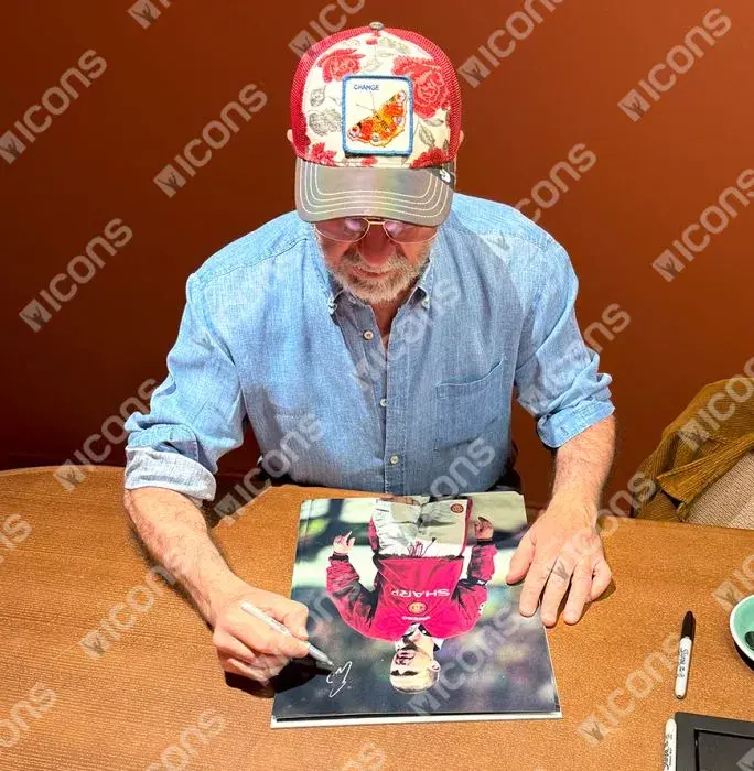 Eric Cantona Signed Manchester United Photo In Premium Photo Frame: Collar Up Celebration