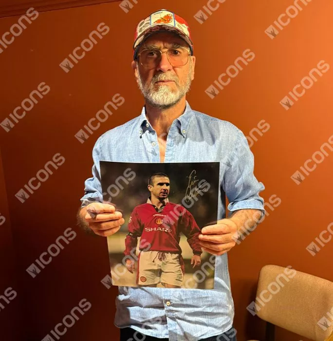 Eric Cantona Signed Manchester United Photo In Premium Photo Frame: Collar Up Celebration