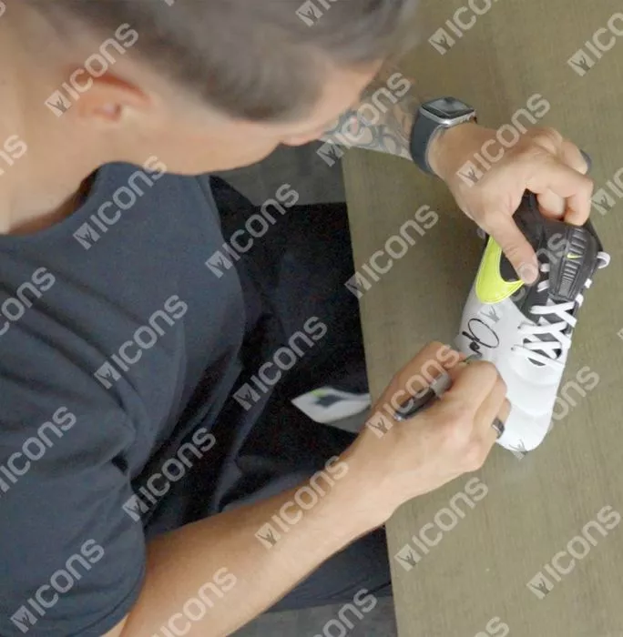 Fernando Torres Signed Black And White Nike Premier Boot In Bubble Frame: Option 1