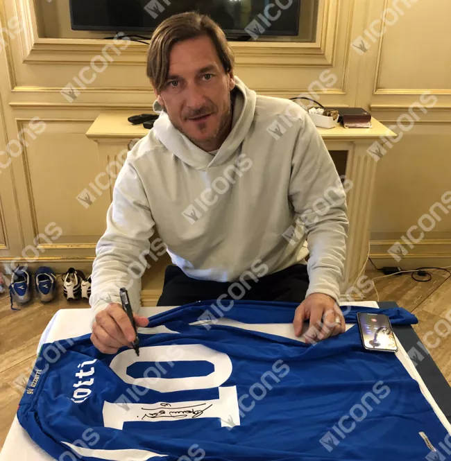 Francesco Totti Back Signed Italy 2010-12 Home Shirt In Classic Frame