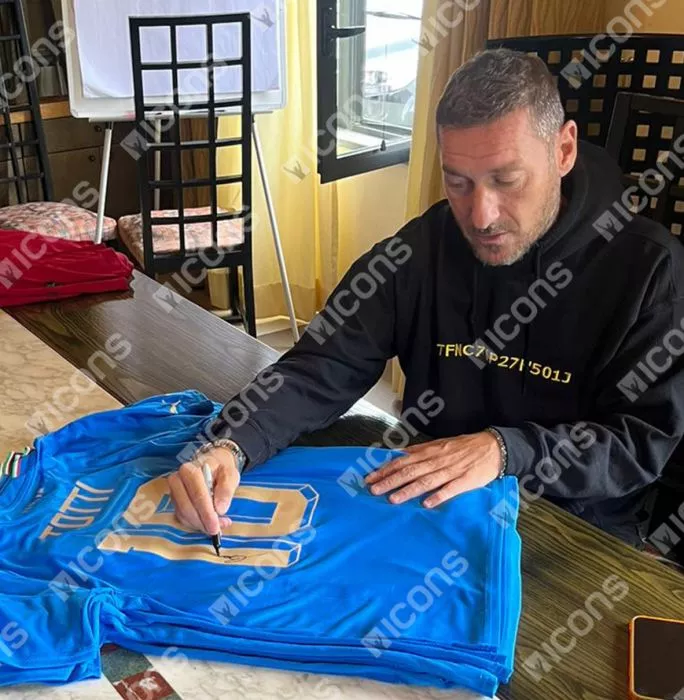 Francesco Totti Back Signed Modern Italy Home Shirt With Fan Style Numbers In Classic Frame