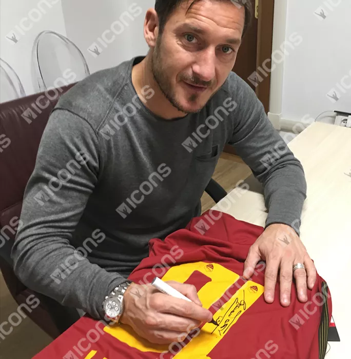 Francesco Totti Back Signed Roma 2017-18 Home Shirt In Classic Frame: Final Game Edition