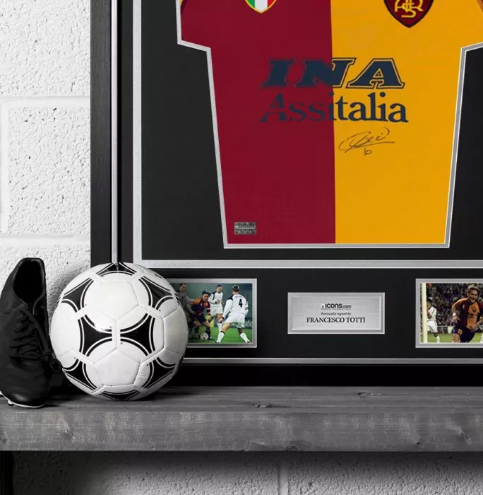 Francesco Totti Front Signed AS Roma 2001-02 Home Shirt In Classic Frame