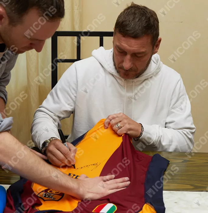 Francesco Totti Front Signed AS Roma 2001-02 Home Shirt In Hero Frame: Option 1