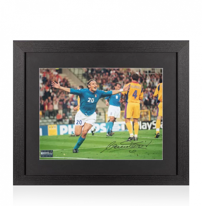 Francesco Totti Signed Italy Photo In Black Wooden Frame: UEFA EURO 2000 Goal vs Romania