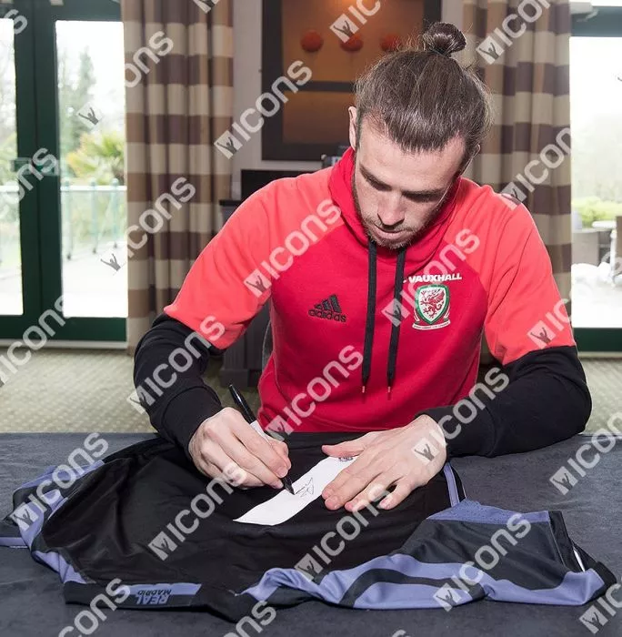 Gareth Bale Back Signed Real Madrid 2016-17 Away Shirt In Classic Frame