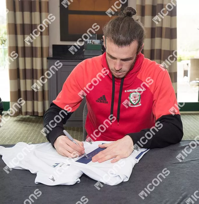 Gareth Bale Back Signed Real Madrid 2016-17 Home Shirt In Hero Frame: Option 1