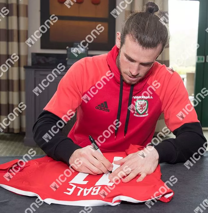 Gareth Bale Back Signed Wales 2016 Home Shirt In Hero Frame: Option 1