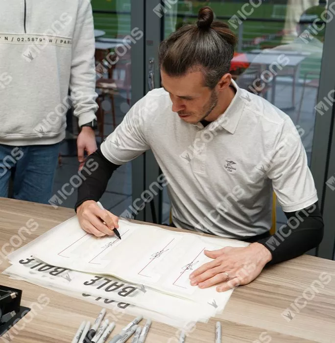 Gareth Bale Back Signed Wales 2020-21 Home Shirt In Classic Frame