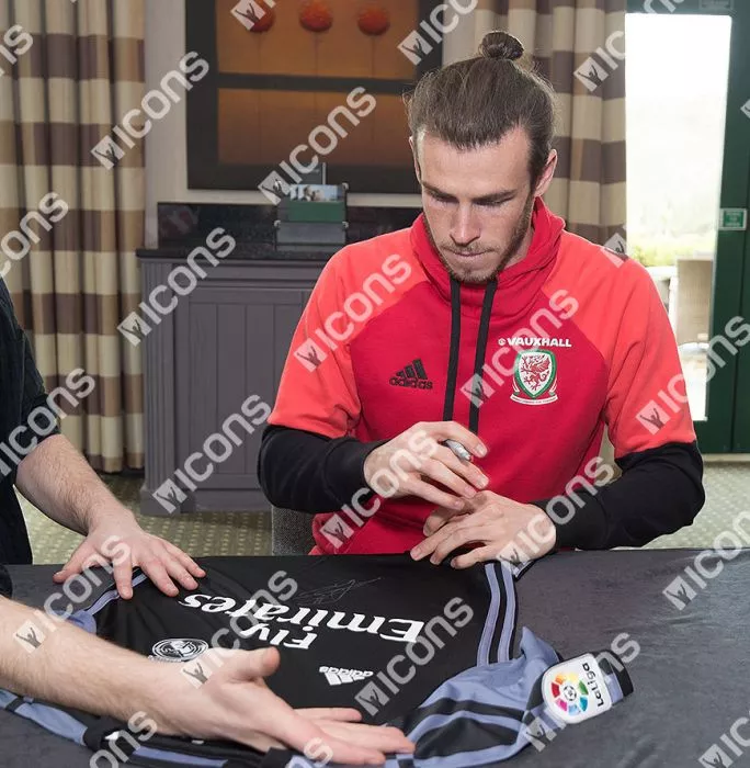 Gareth Bale Front Signed Real Madrid 2016-17 Away Shirt In Hero Frame: Option 1