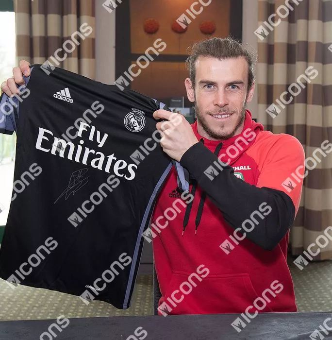 Gareth Bale Front Signed Real Madrid 2016-17 Away Shirt In Classic Frame