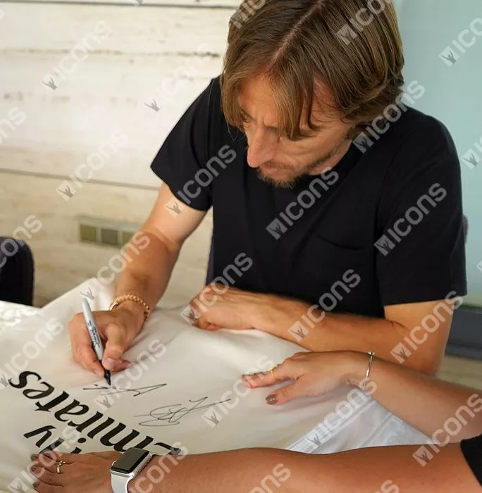 Gareth Bale & Luka Modric Front Signed Real Madrid 2018-19 Home Shirt