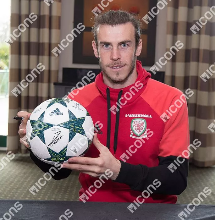 Gareth Bale Signed 2016-17 UEFA Champions League Football