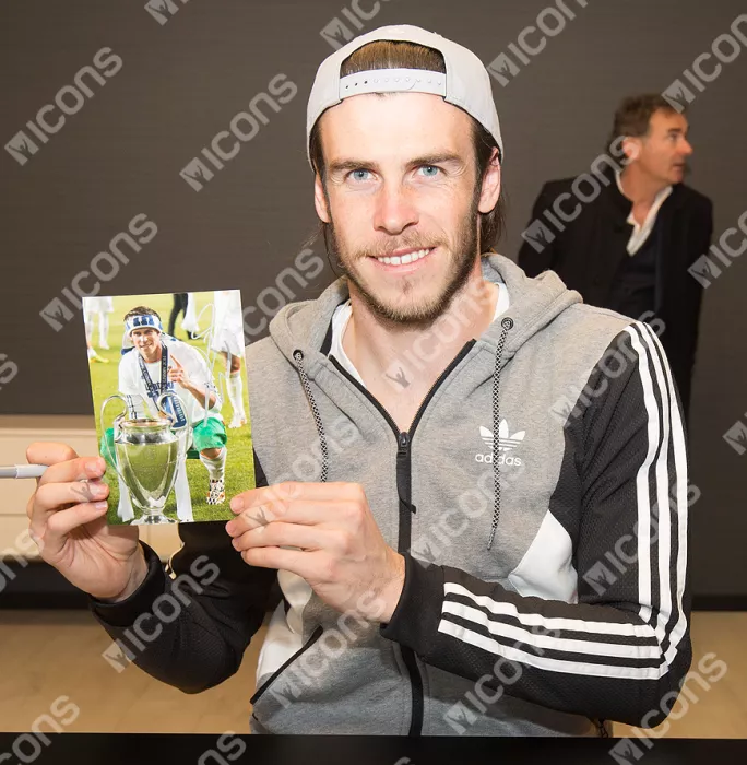 Gareth Bale Signed Mini Real Madrid Photo: 2014 UEFA Champions League Winner