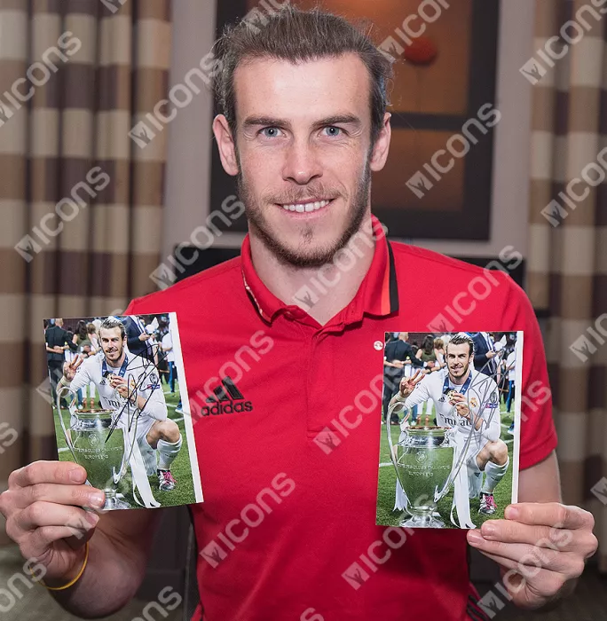 Gareth Bale Signed Mini Real Madrid Photo: 2016 UEFA Champions League Winner