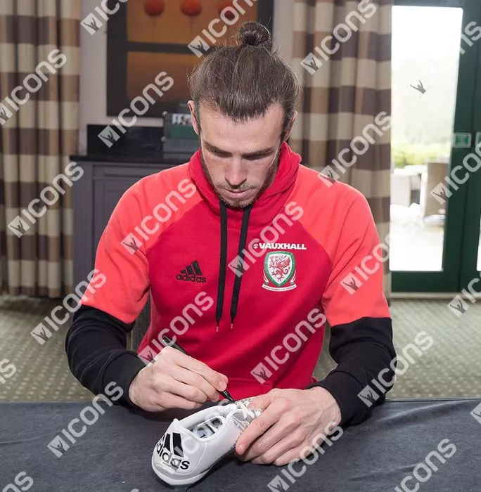 Gareth Bale Signed White And Silver Adidas X 15.4 Boot